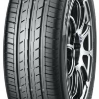 Imagen de neumático YOKOHAMA 175/65R15 84H BLUEARTH ES-32